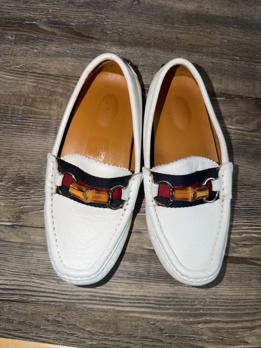 White Leather Gucci Kids Slip-On Loafers with Navy & Red Accent